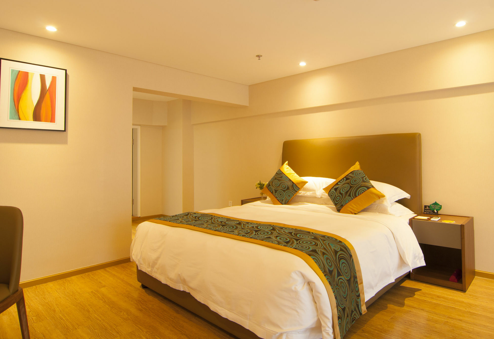 Home Plus Suite Hotel And Apartment Wuhan Exterior photo