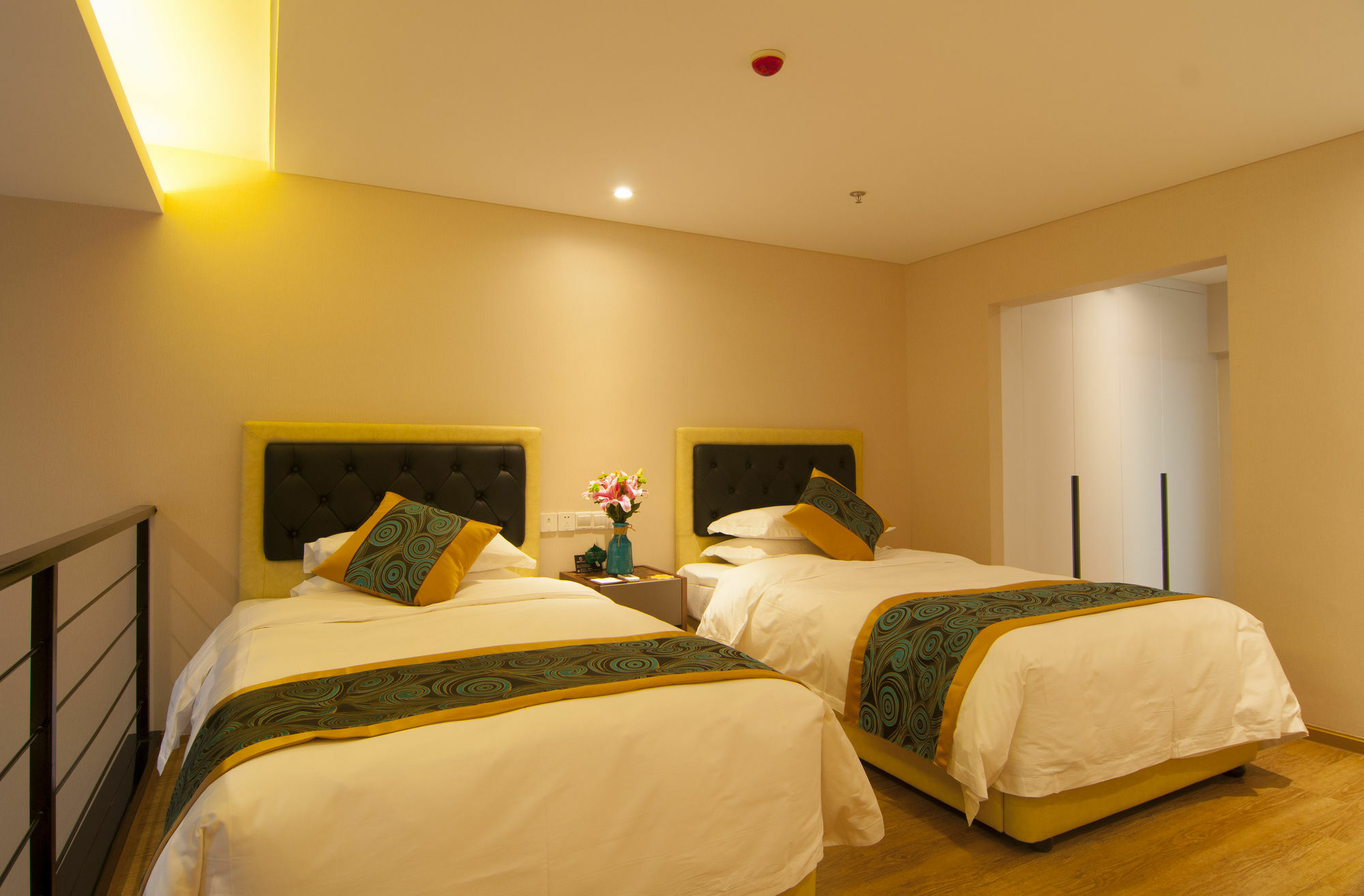 Home Plus Suite Hotel And Apartment Wuhan Exterior photo